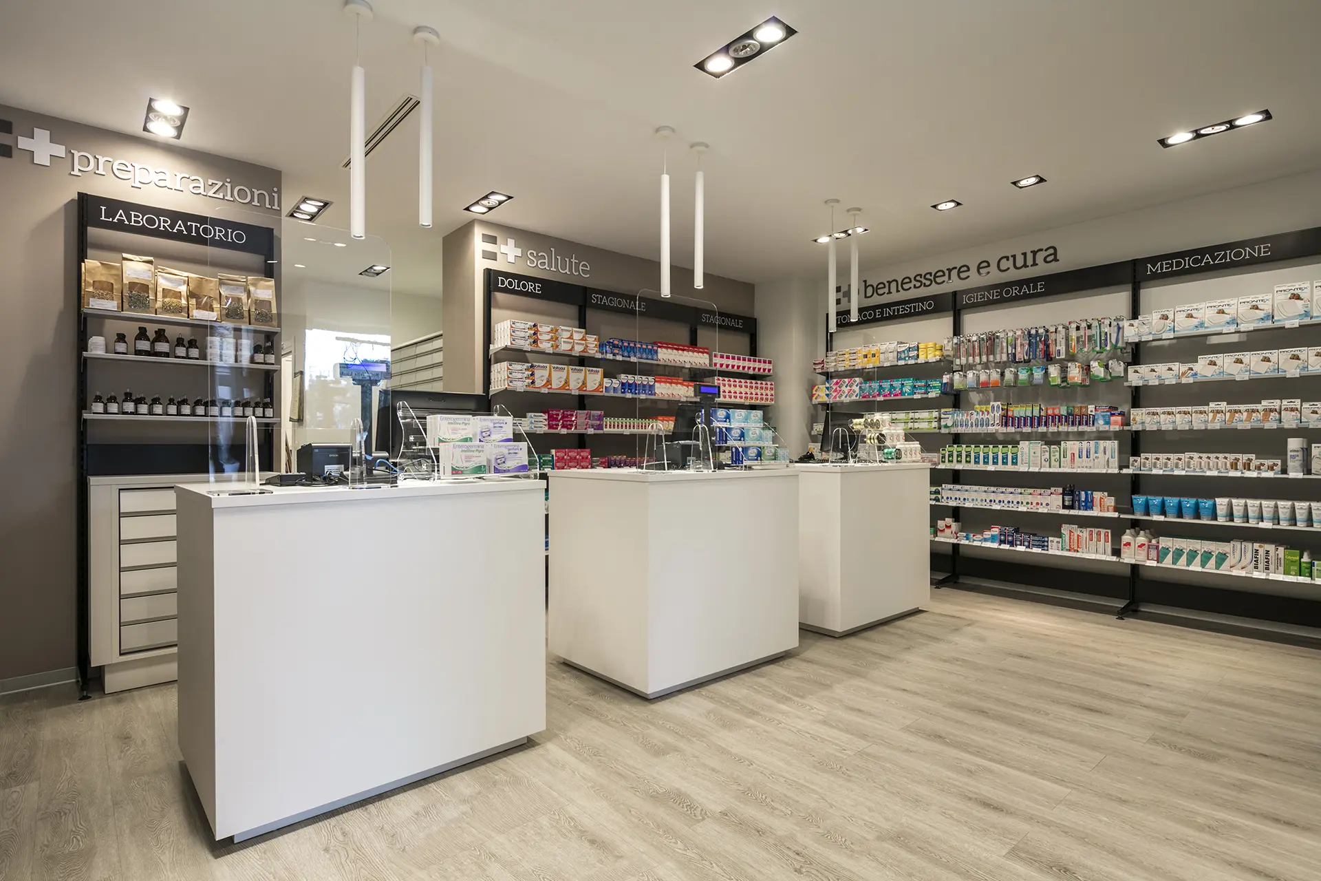 Realizzazioni Th.Kohl - Farmacia Centrale Bollate MI - 01