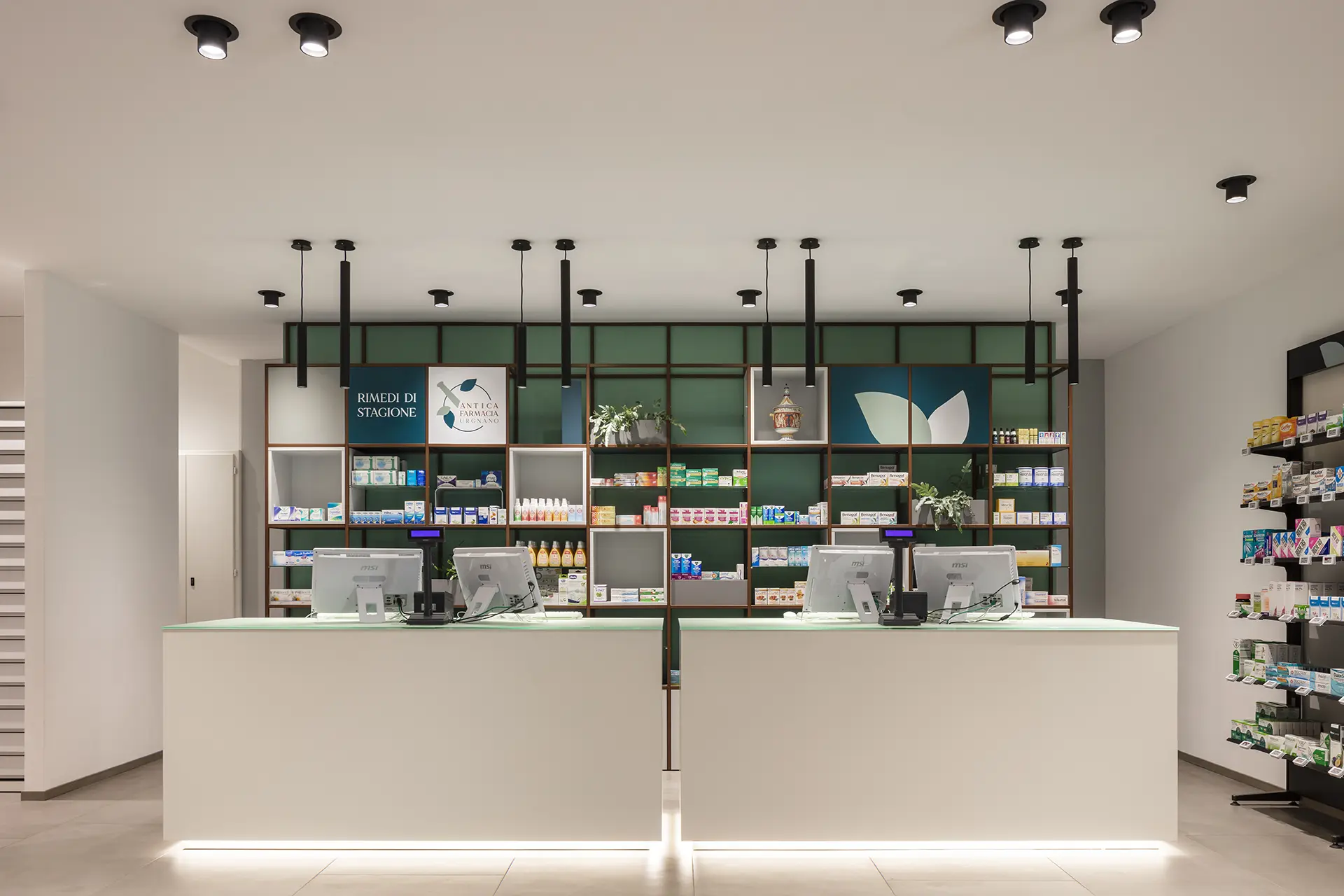 Realizzazioni Th.Kohl - Farmacia Giannetti Urgnano BG - 01