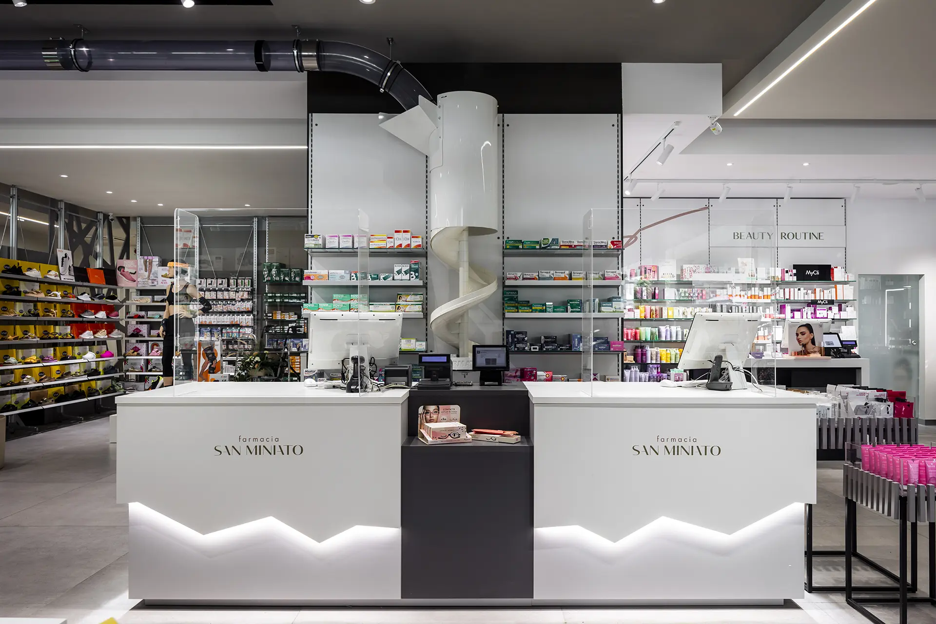 Realizzazioni Th.Kohl - Farmacia San Miniato PI - 01
