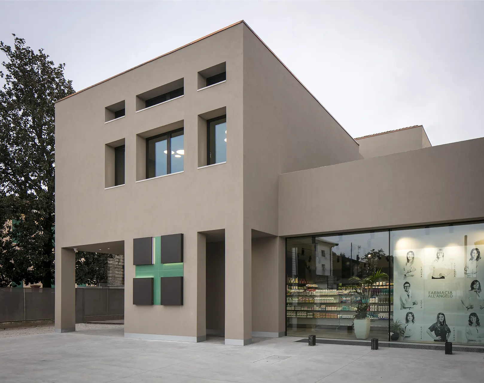 Realizzazioni Th.Kohl - Farmacia All'Angelo Fontaniva PD - gallery 10
