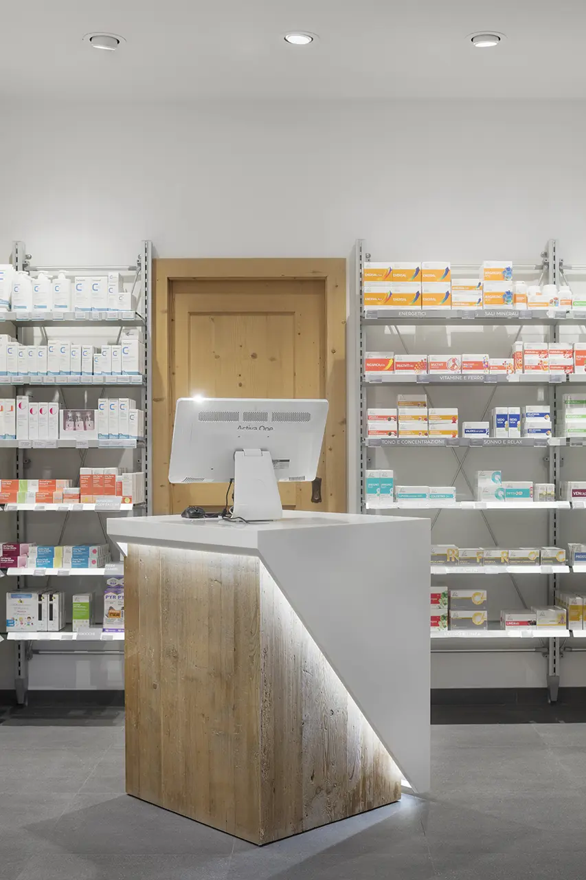 Realizzazioni Th.Kohl - Farmacia Apoteca Corvara BZ - gallery 02