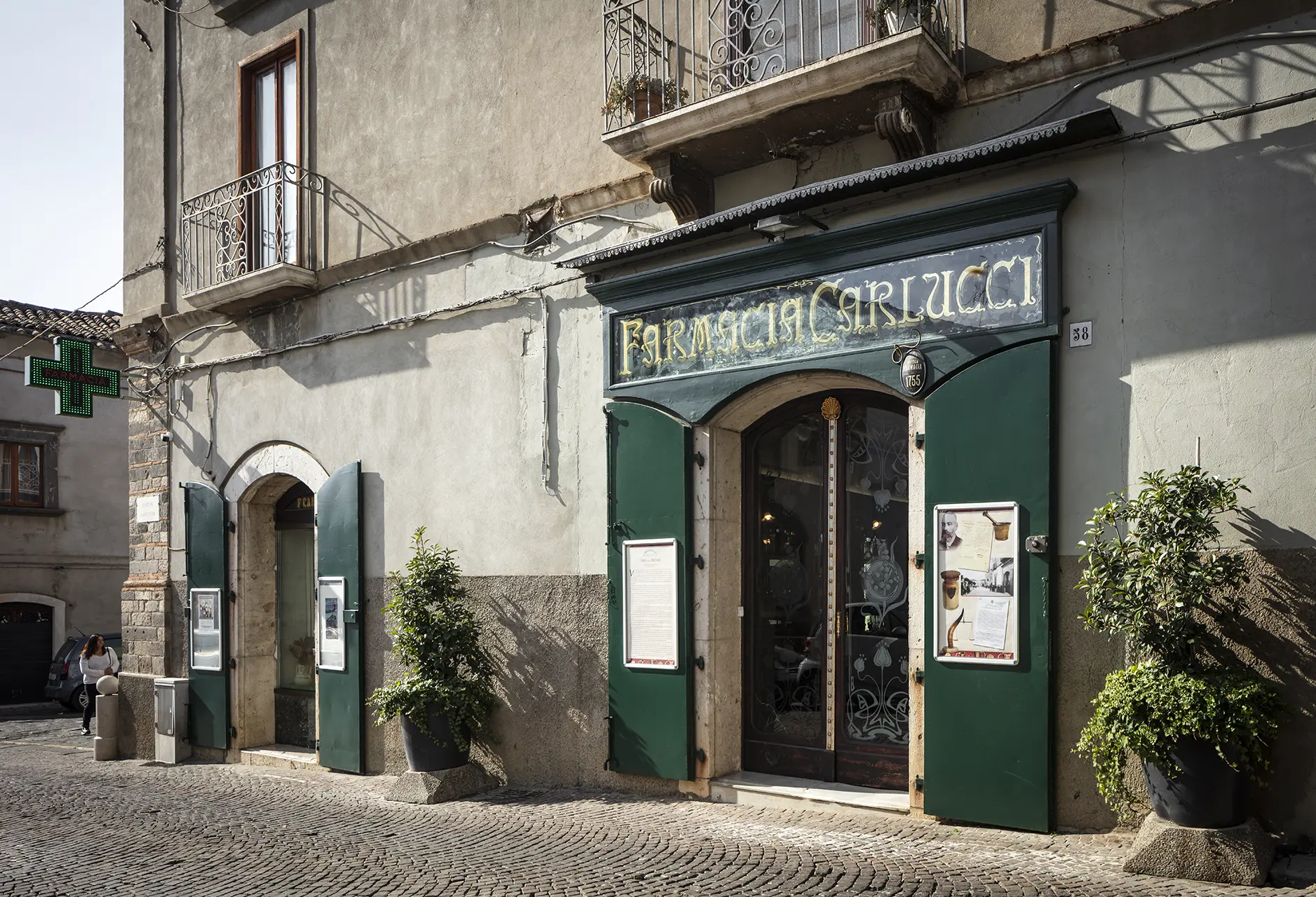 Realizzazioni Th.Kohl - Farmacia Carlucci Melfi PZ - gallery 09