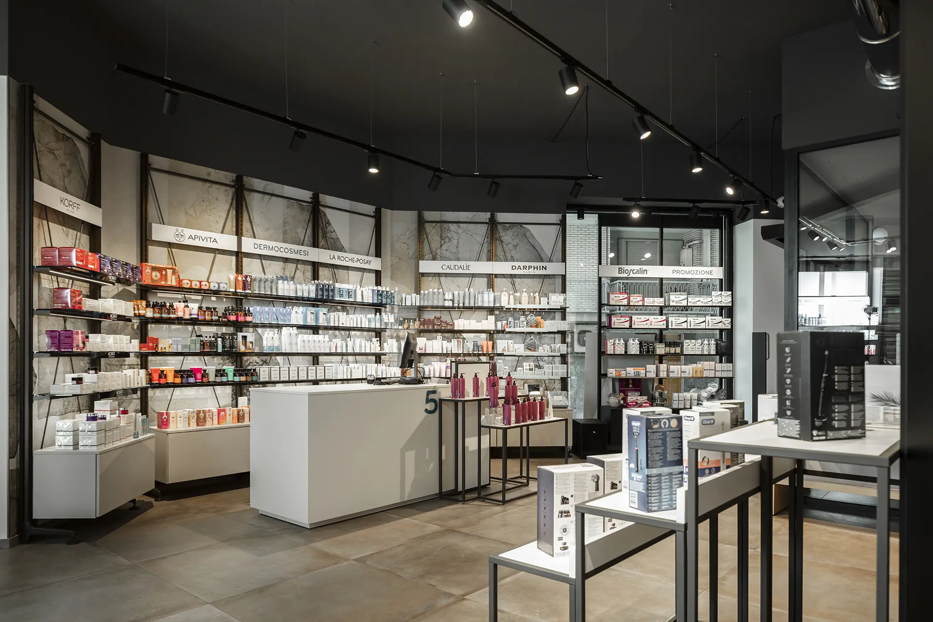 Realizzazioni Th.Kohl - Farmacia Colucci - Putignano BA - gallery 02