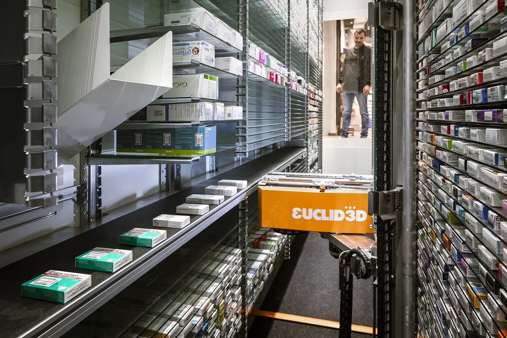 Realizzazioni Th.Kohl - Farmacia Colucci - Putignano BA - gallery 06
