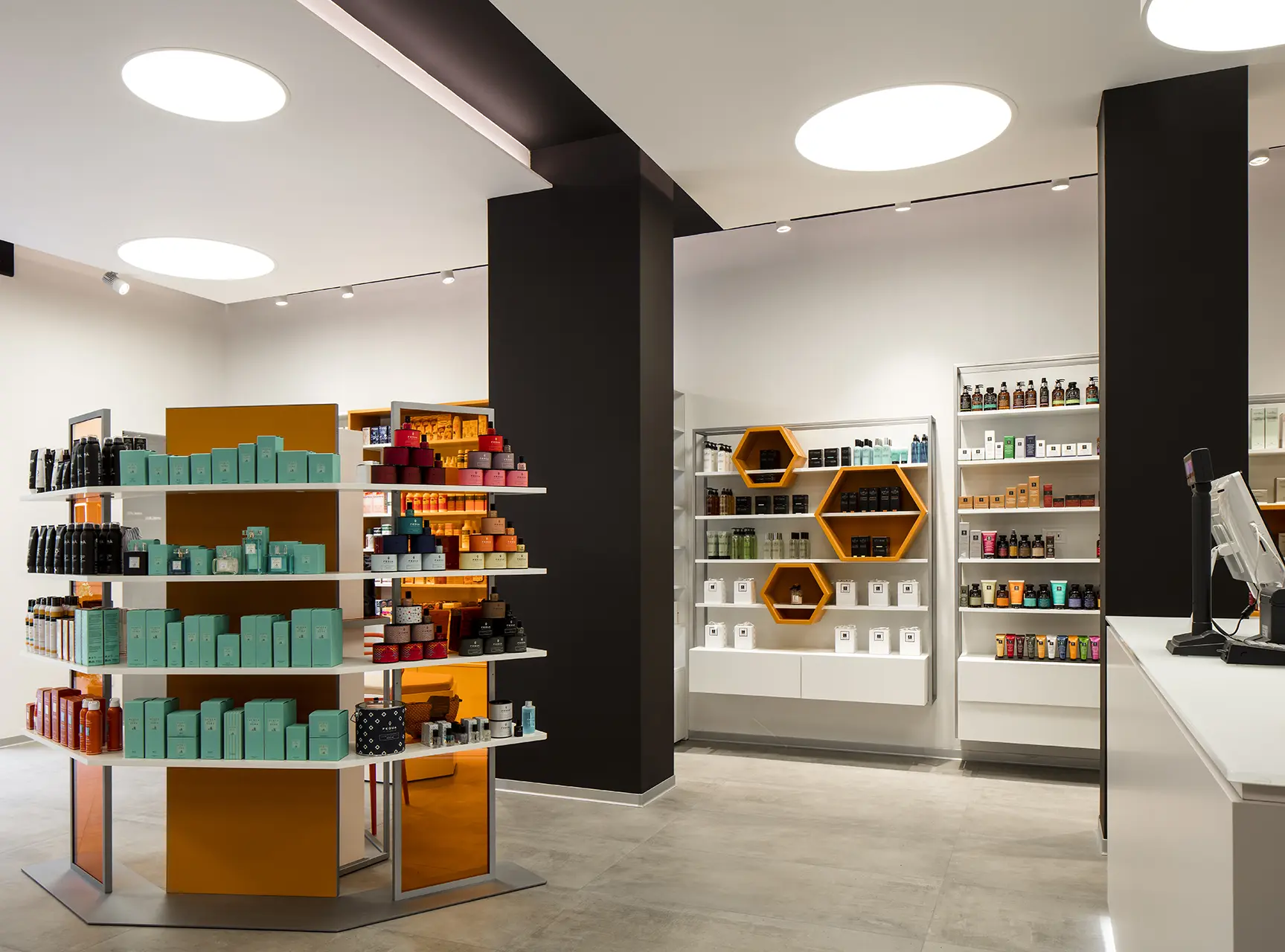 Realizzazioni Th.Kohl - Farmacia Filippi Erba CO - gallery 01