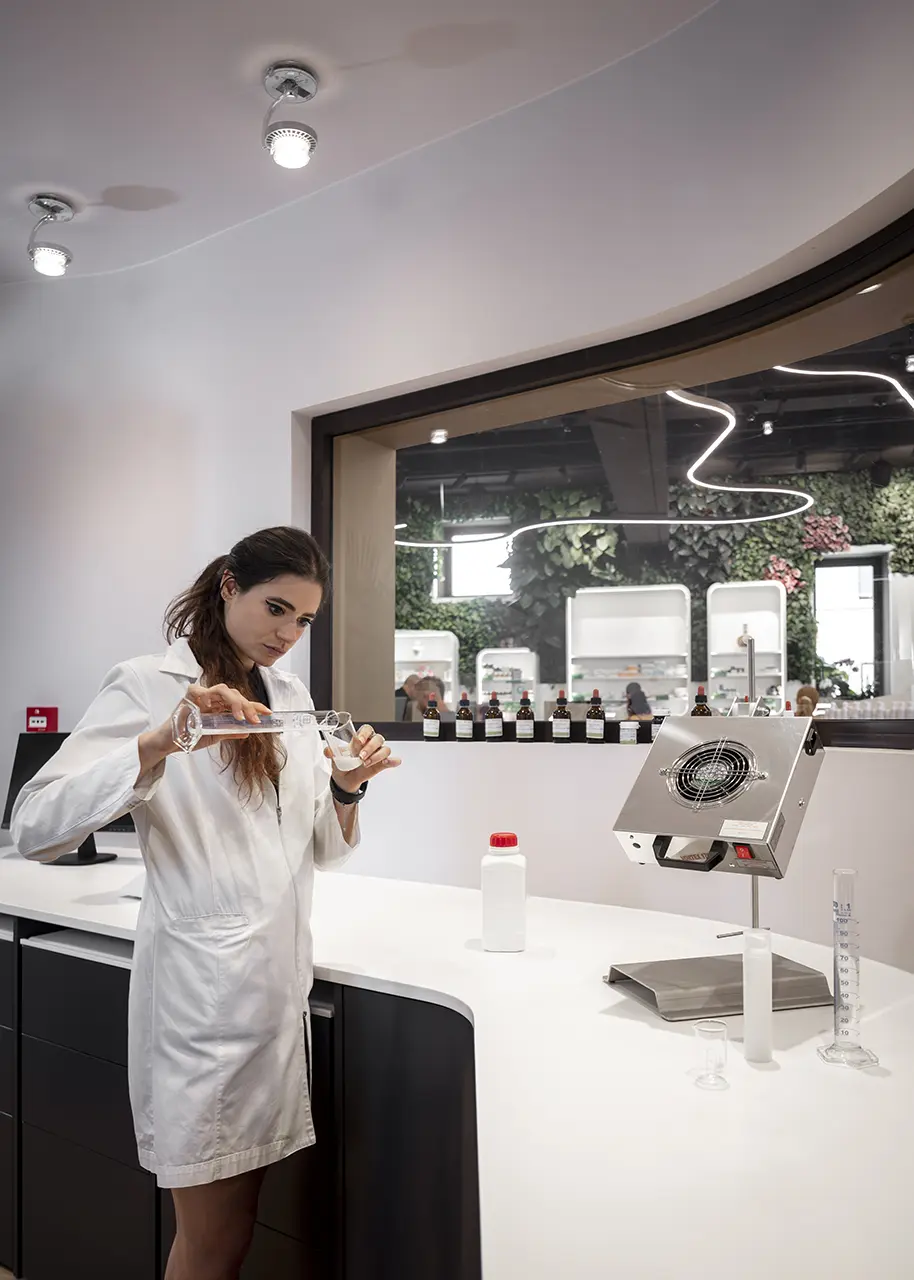 Realizzazioni Th.Kohl - Farmacia Segala Bussolengo - gallery 10