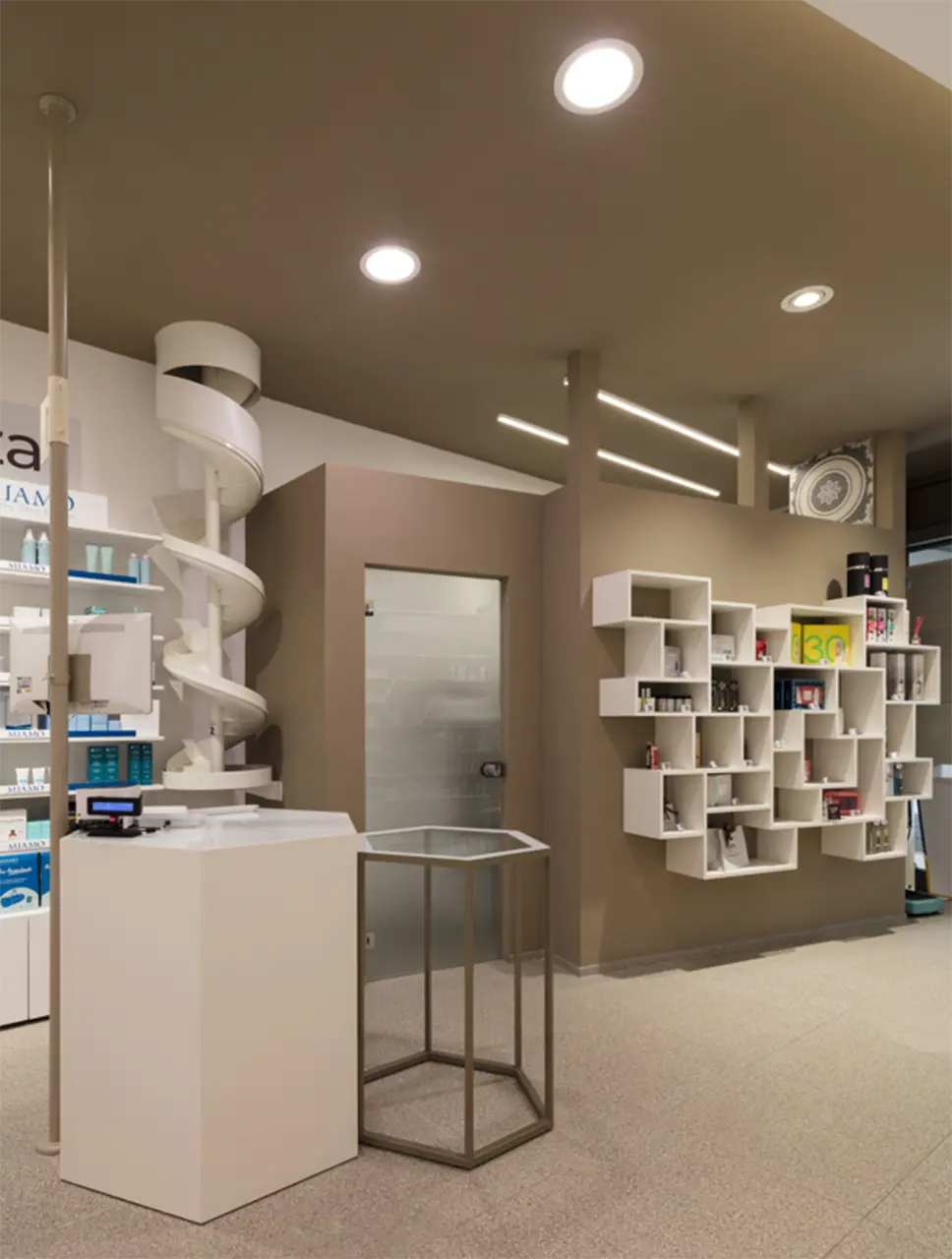 Cabine servizi 13 progettazione e installazione aree carbine servizi per farmacie - th.kohl 13