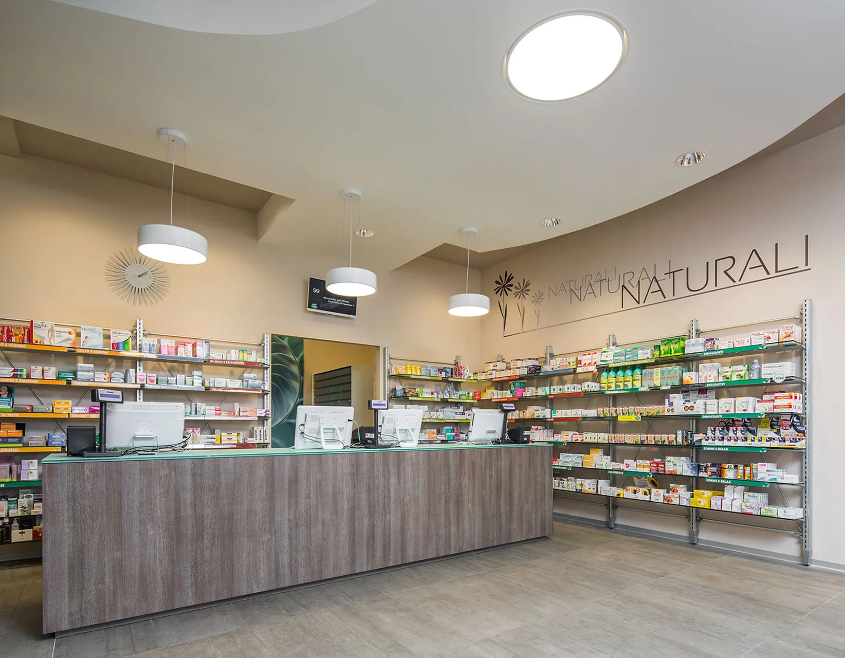 progettazione e installazione banchi per farmacia - th.kohl 10