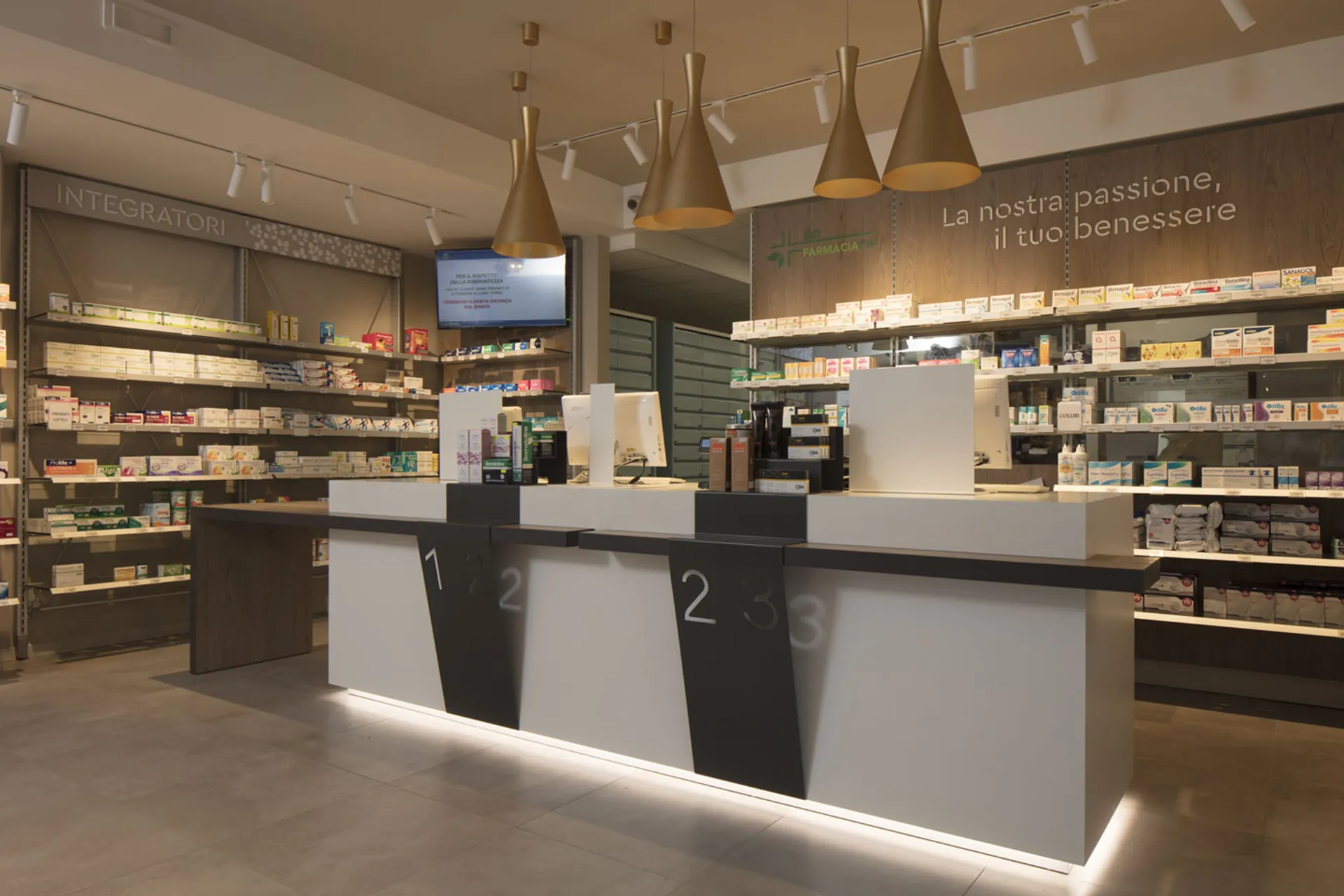 progettazione e installazione banchi per farmacia - th.kohl 11
