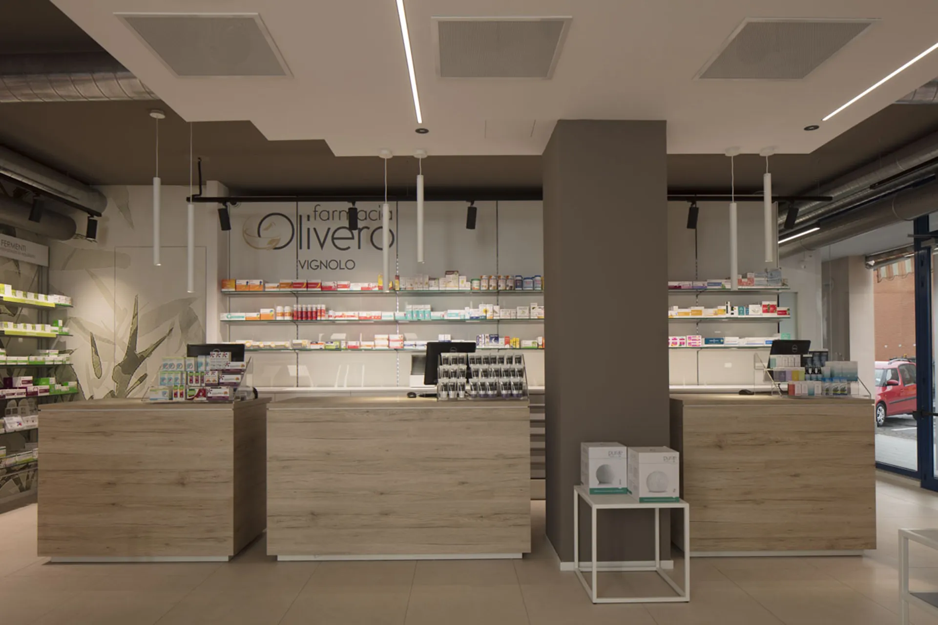 progettazione e installazione banchi per farmacia - th.kohl 12