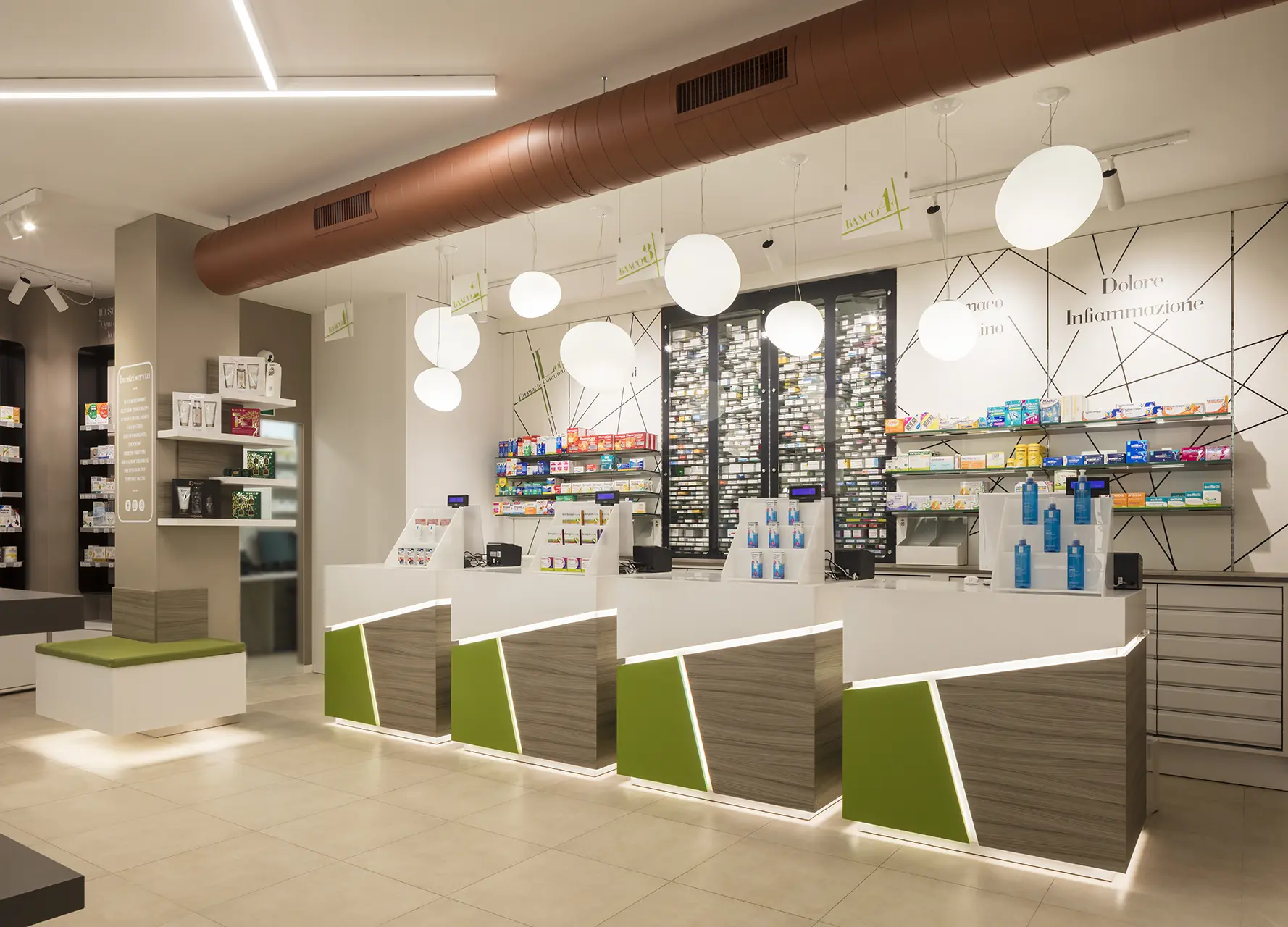 progettazione e installazione banchi per farmacia - th.kohl 23