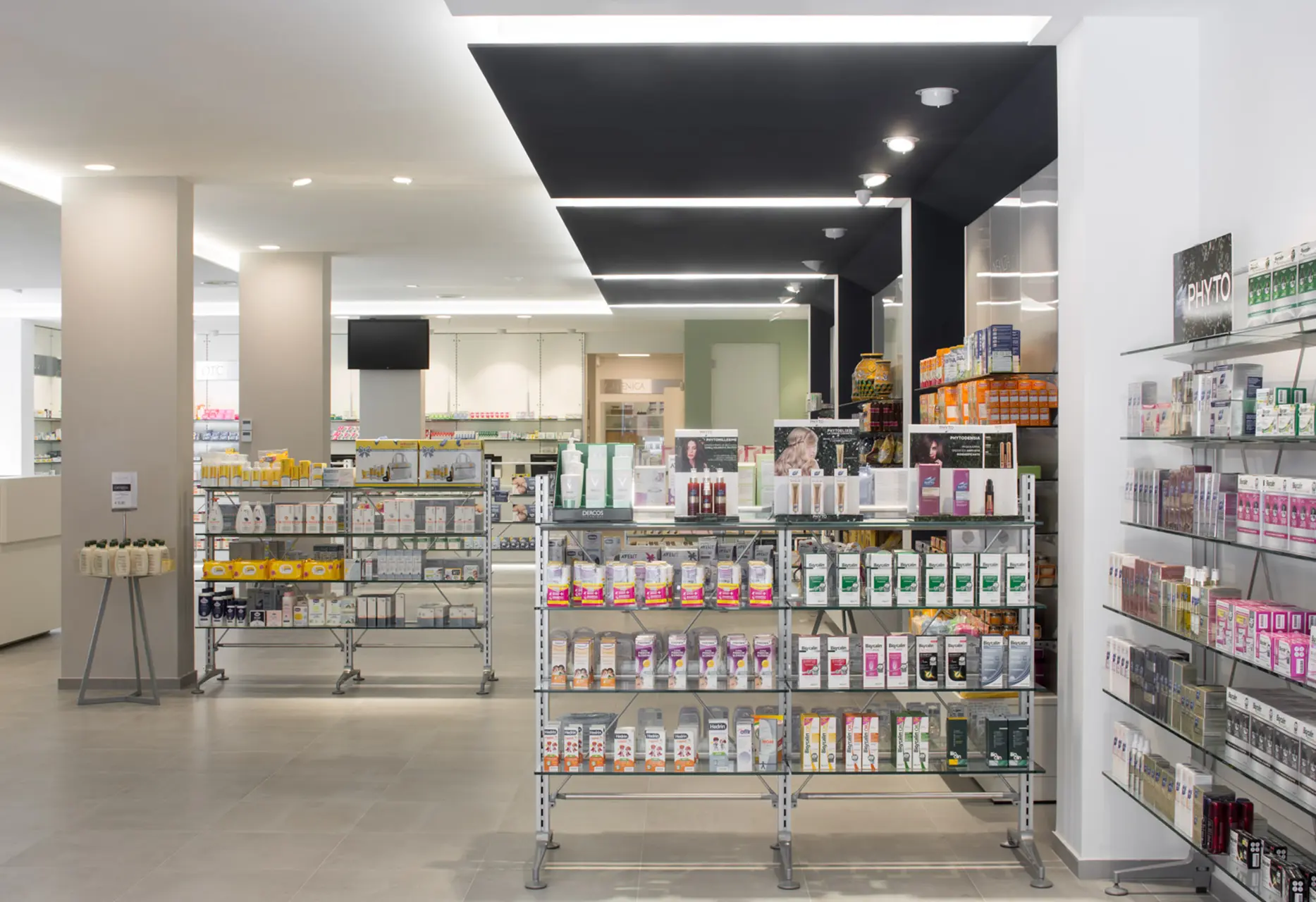 Gondole e tavoli expo 13 progettazione e installazione tavoli expo per farmacie - th.kohl 13