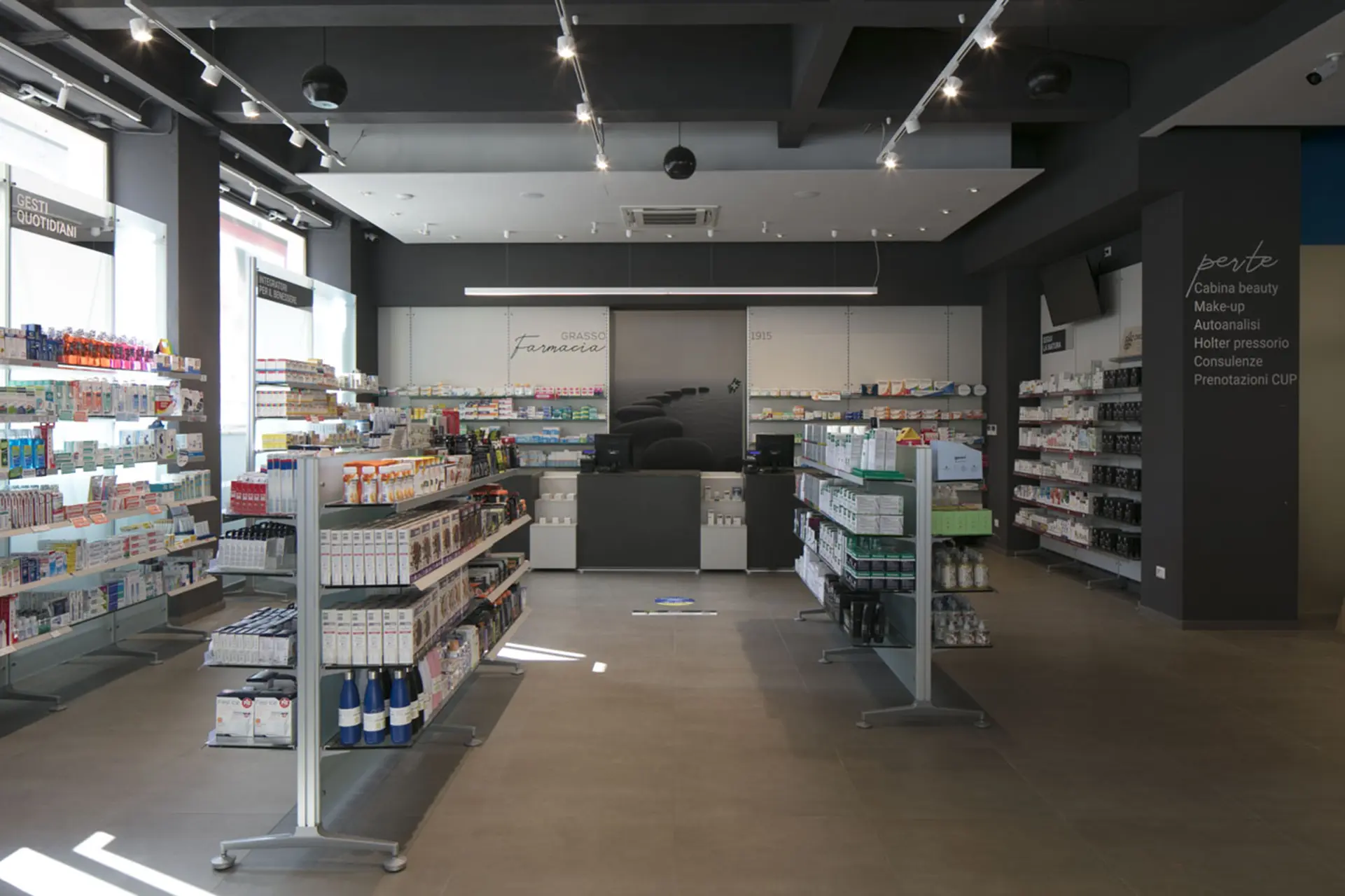 Gondole e tavoli expo 14 progettazione e installazione tavoli expo per farmacie - th.kohl 14