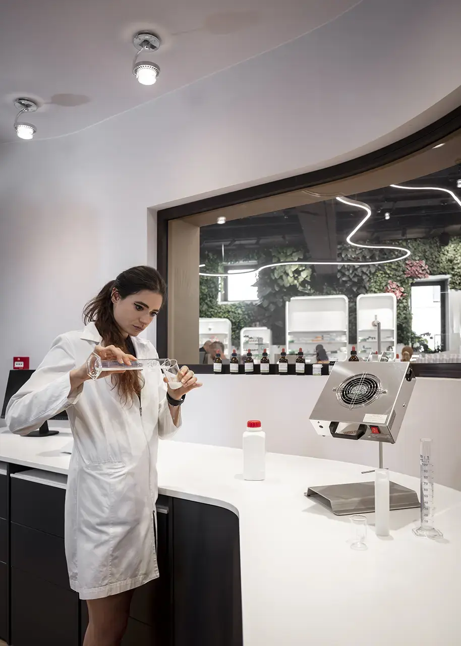 progettazione, produzione e installazione laboratori galenici per farmacie - th.kohl 02