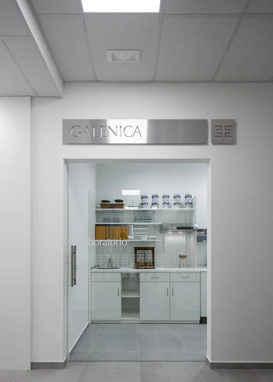 progettazione-produzione-e-installazione-laboratori-galenici-per-farmacie-th.kohl-03