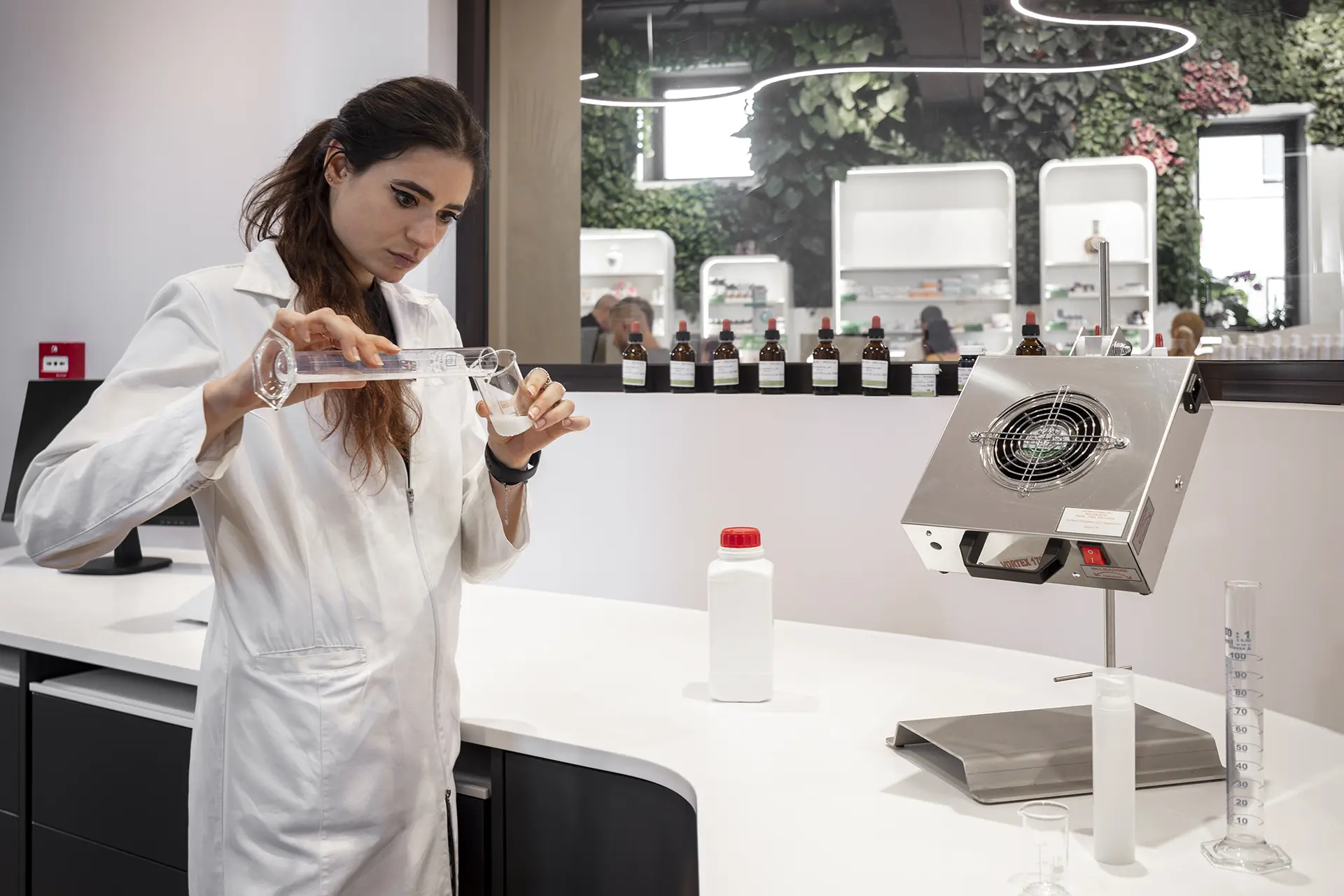 progettazione, produzione e installazione laboratori galenici per farmacie - th.kohl