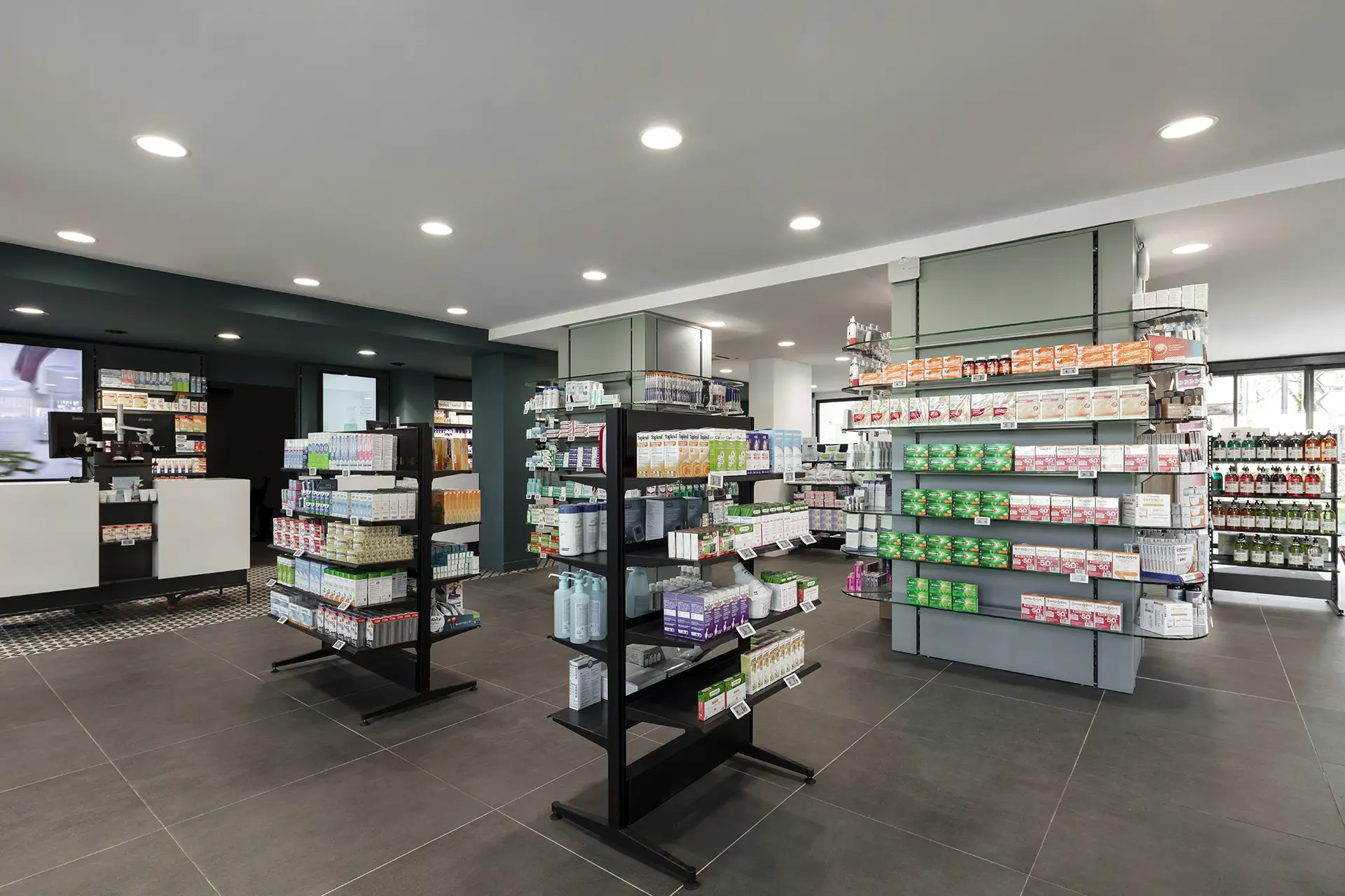 Pharmacie Franc 1 Realizzazioni Th.Kohl - Pharmacie Franc - gallery 01