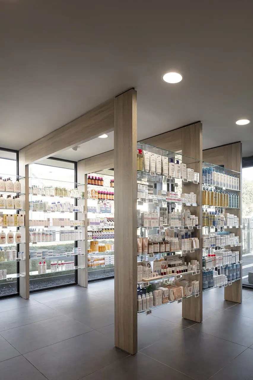 Pharmacie Franc 2 Realizzazioni Th.Kohl - Pharmacie Franc - gallery 02