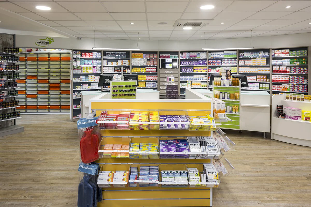 Grande Pharmacie de Châteauvert 1 Réalisation Th.Kohl - Grande Pharmacie de Châteauvert - gallery 01