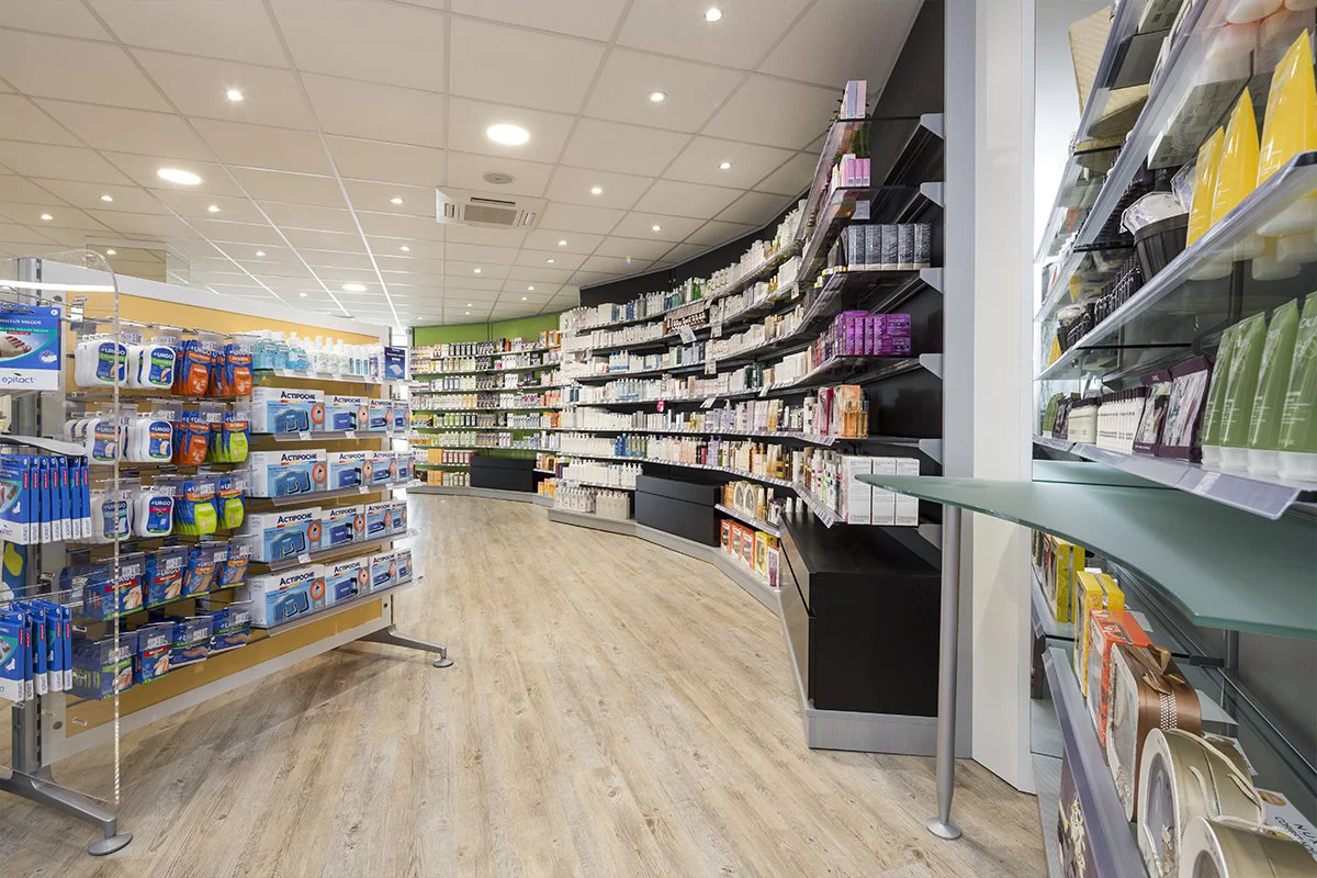 Grande Pharmacie de Châteauvert 3 Réalisation Th.Kohl - Grande Pharmacie de Châteauvert - gallery 03