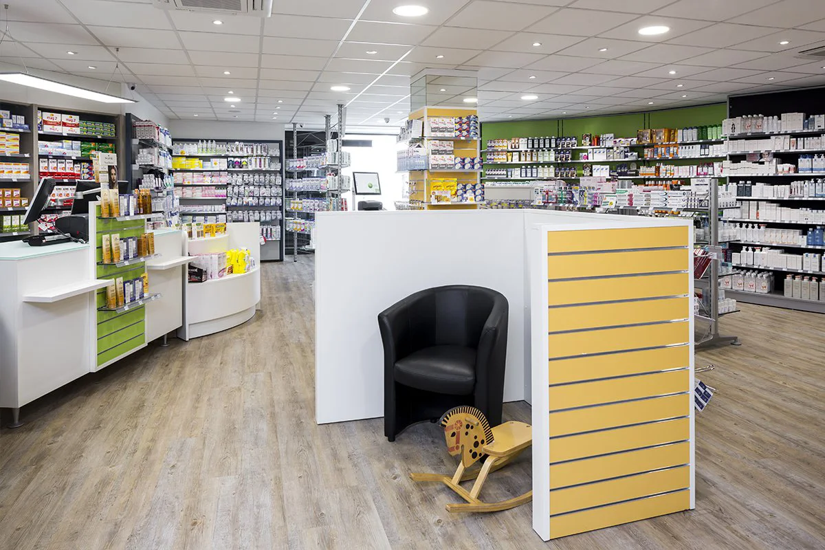 Grande Pharmacie de Châteauvert 5 Réalisation Th.Kohl - Grande Pharmacie de Châteauvert - gallery 05