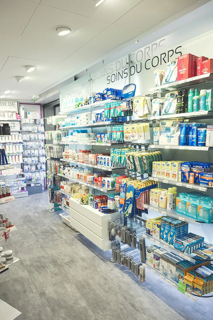 Pharmacie Des Frégates 3 Réalisation Th.Kohl - Pharmacie Des Frégates - gallery 03