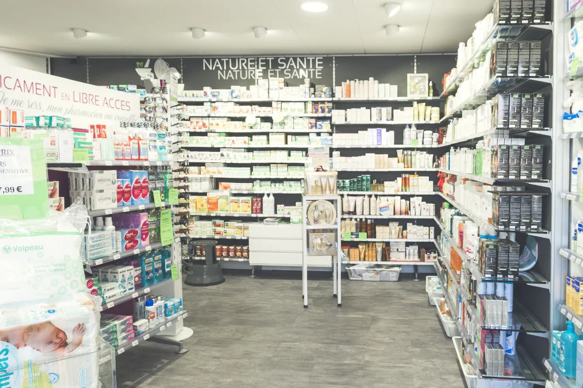 Pharmacie Des Frégates 5 Réalisation Th.Kohl - Pharmacie Des Frégates - gallery 05