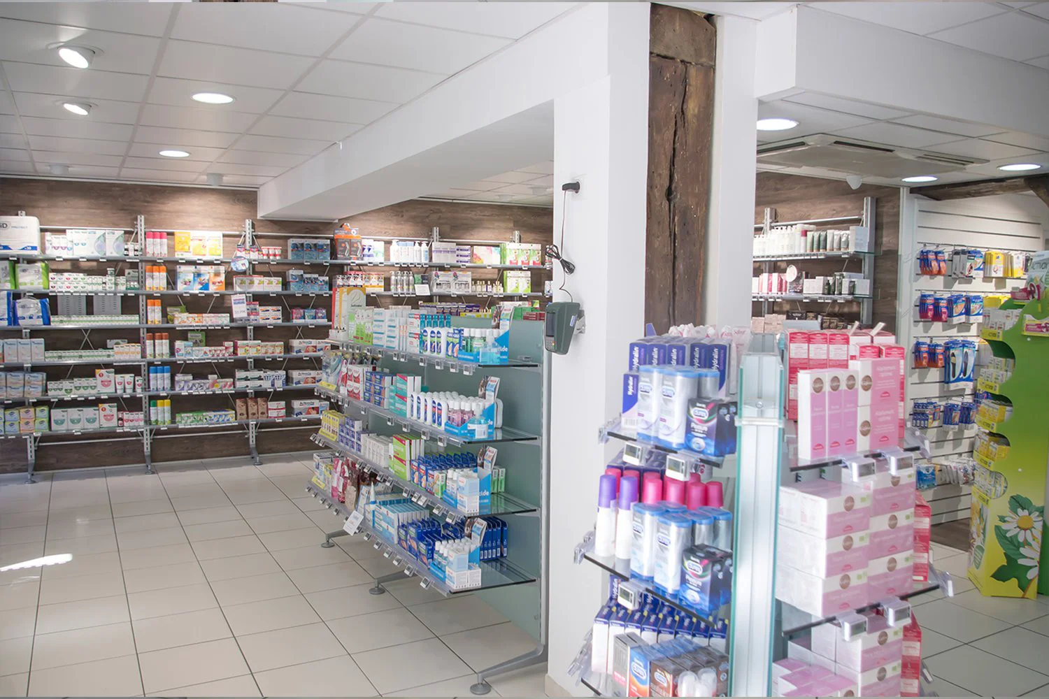Pharmacie de L’Arche 2 Réalisation Th.Kohl - Pharmacie de L’Arche - gallery 02