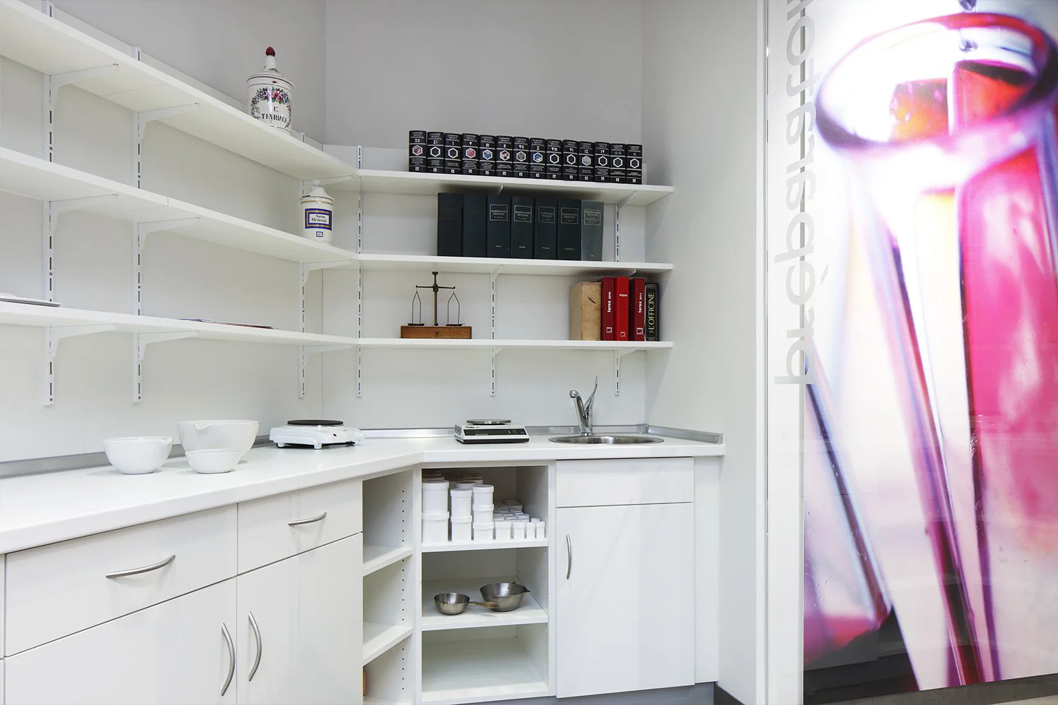Réalisation Th.Kohl - Pharmacie de la Dentelle - gallery 04