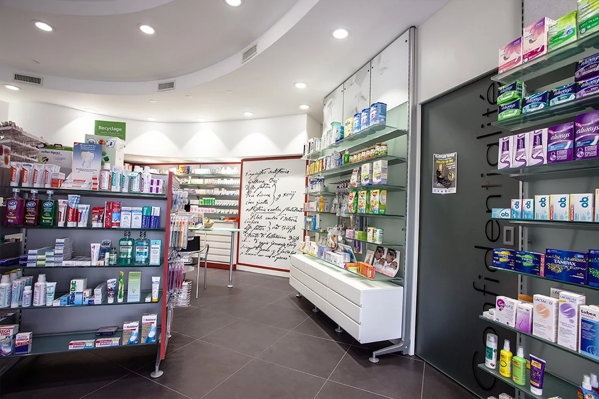 Pharmacie du Grand Saconnex 5 Réalisation Th.Kohl - Pharmacie du Grand Saconnex - gallery 05