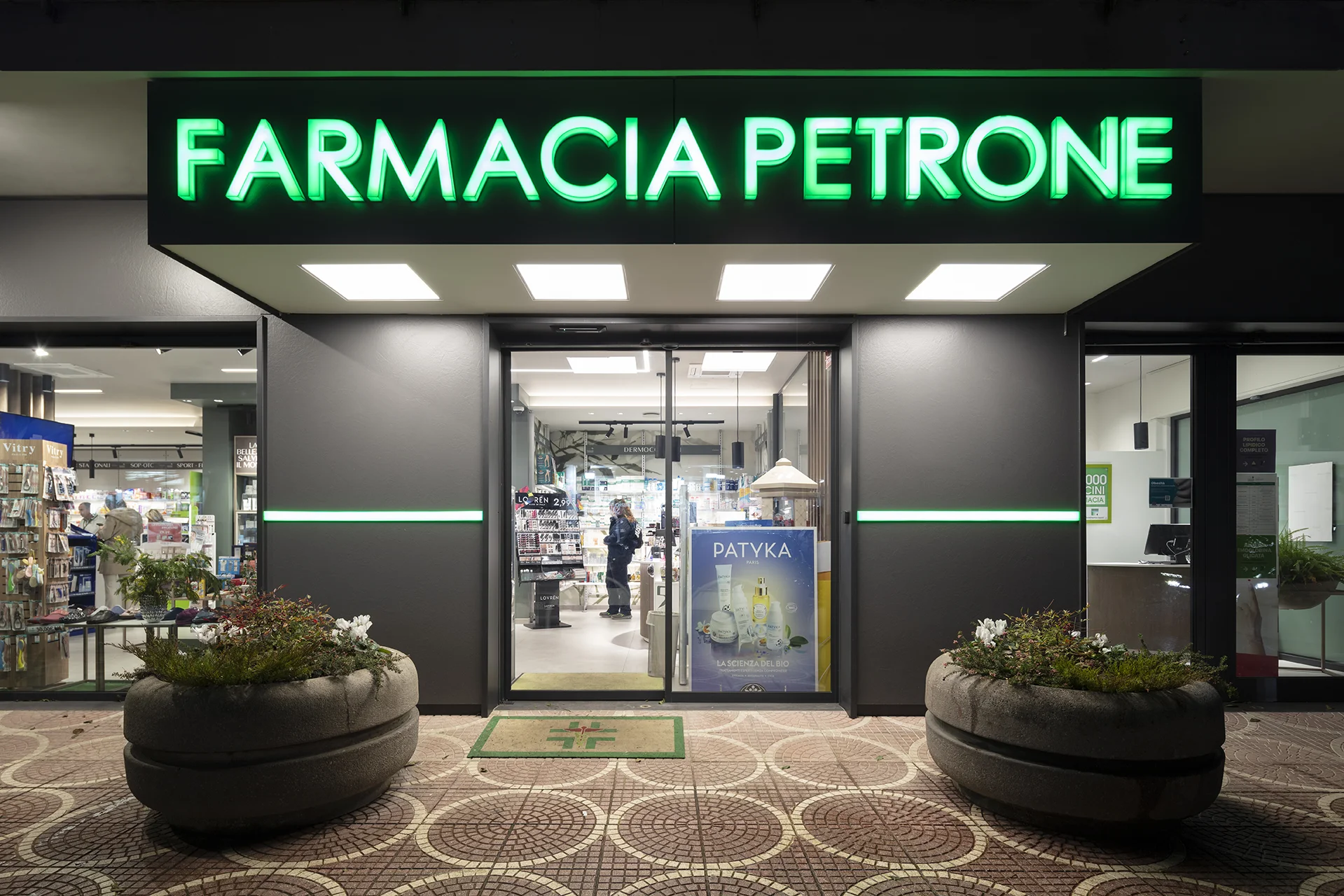 Realizzazioni Th.Kohl Farmacia Petrone NA - gallery 19
