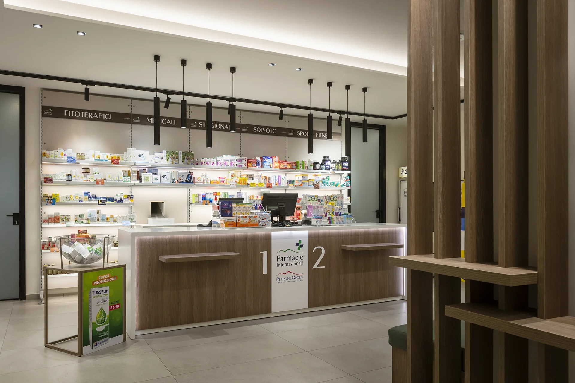 Realizzazioni Th.Kohl Farmacia Petrone NA main 1
