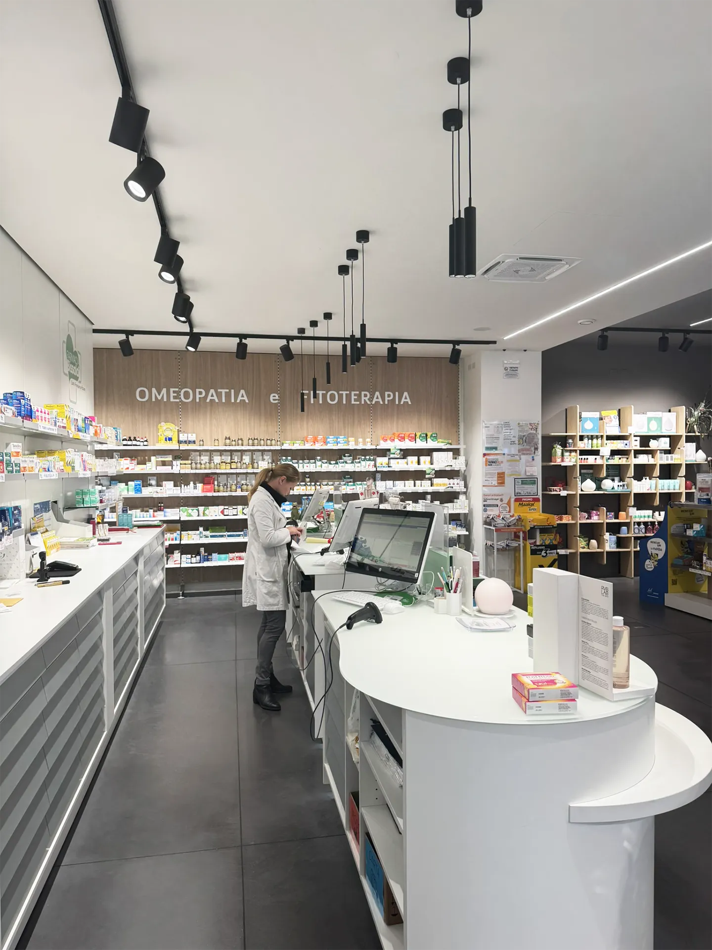 Realizzazione farmacia bissaldi venzone ud - gallery 02