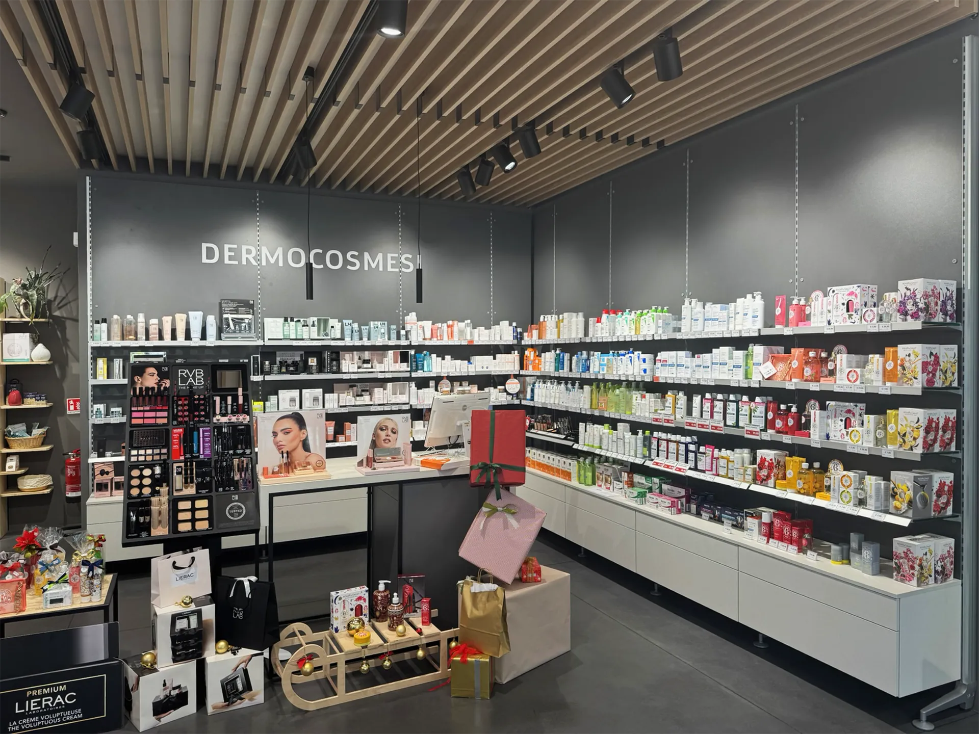 Realizzazione farmacia bissaldi venzone ud - gallery 08