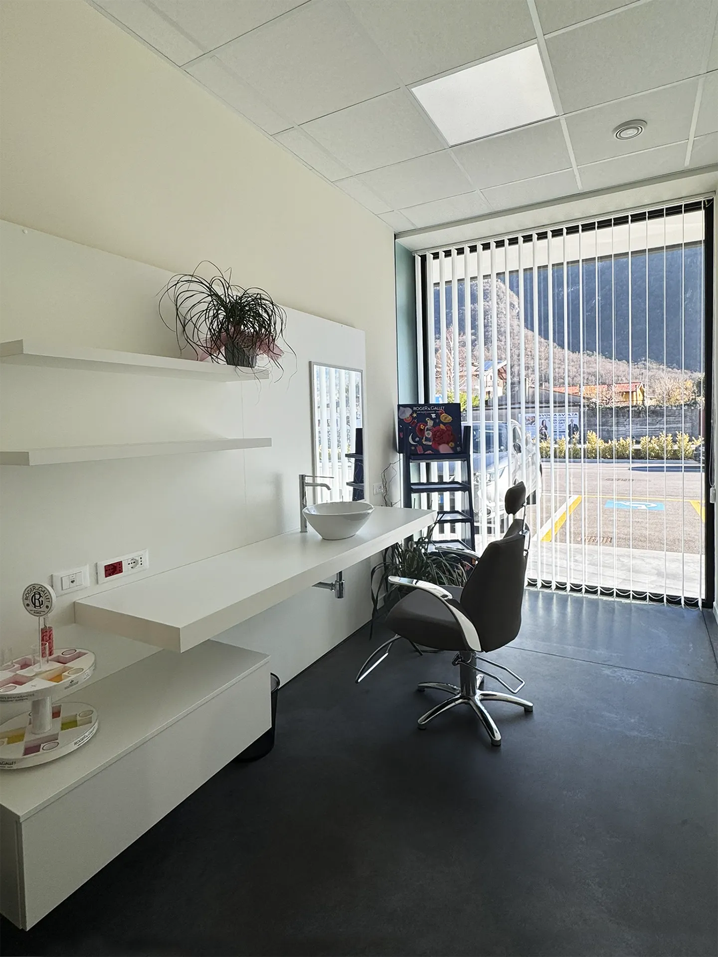 Realizzazione farmacia bissaldi venzone ud - gallery 11