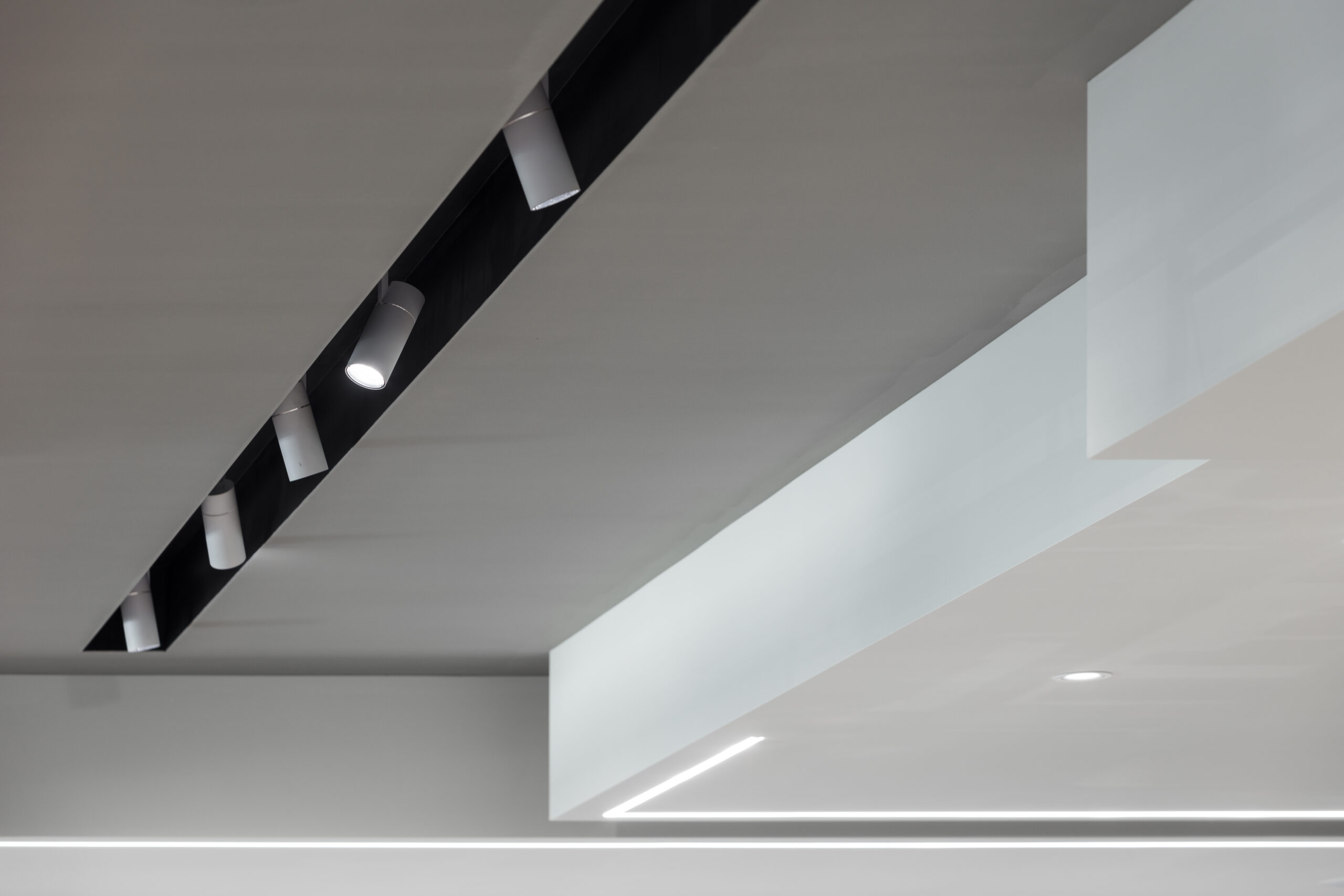 faretti orientabili per illuminazione di design in farmacia