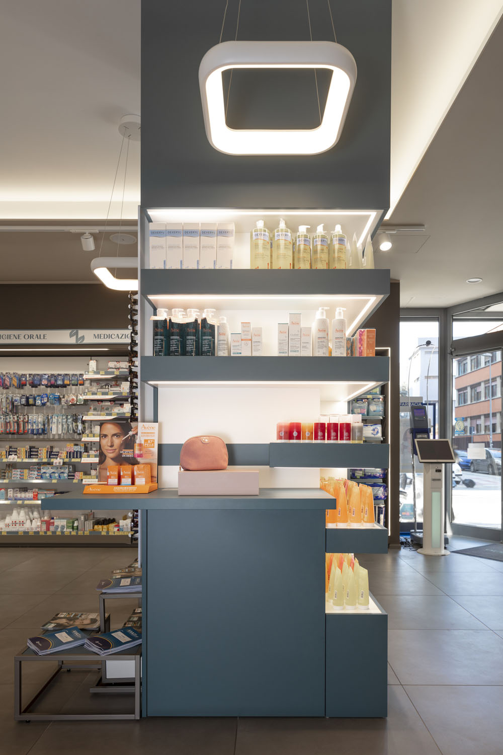 Farmacia Capezzuto 4 Realizzazione Farmacia Capezzuto - Bari - Th.Kohl - gallery 4