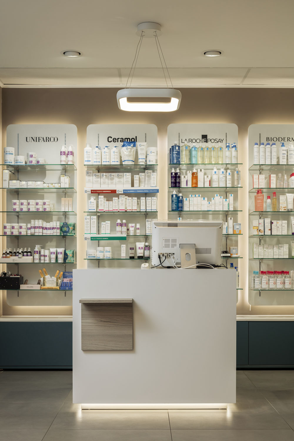 Farmacia Capezzuto 10 Realizzazione Farmacia Capezzuto - Bari - Th.Kohl - gallery 10
